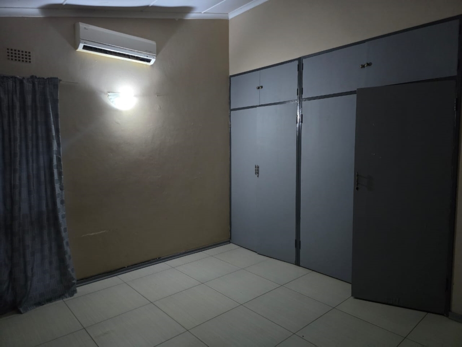 To Let 6 Bedroom Property for Rent in Kuruman Northern Cape